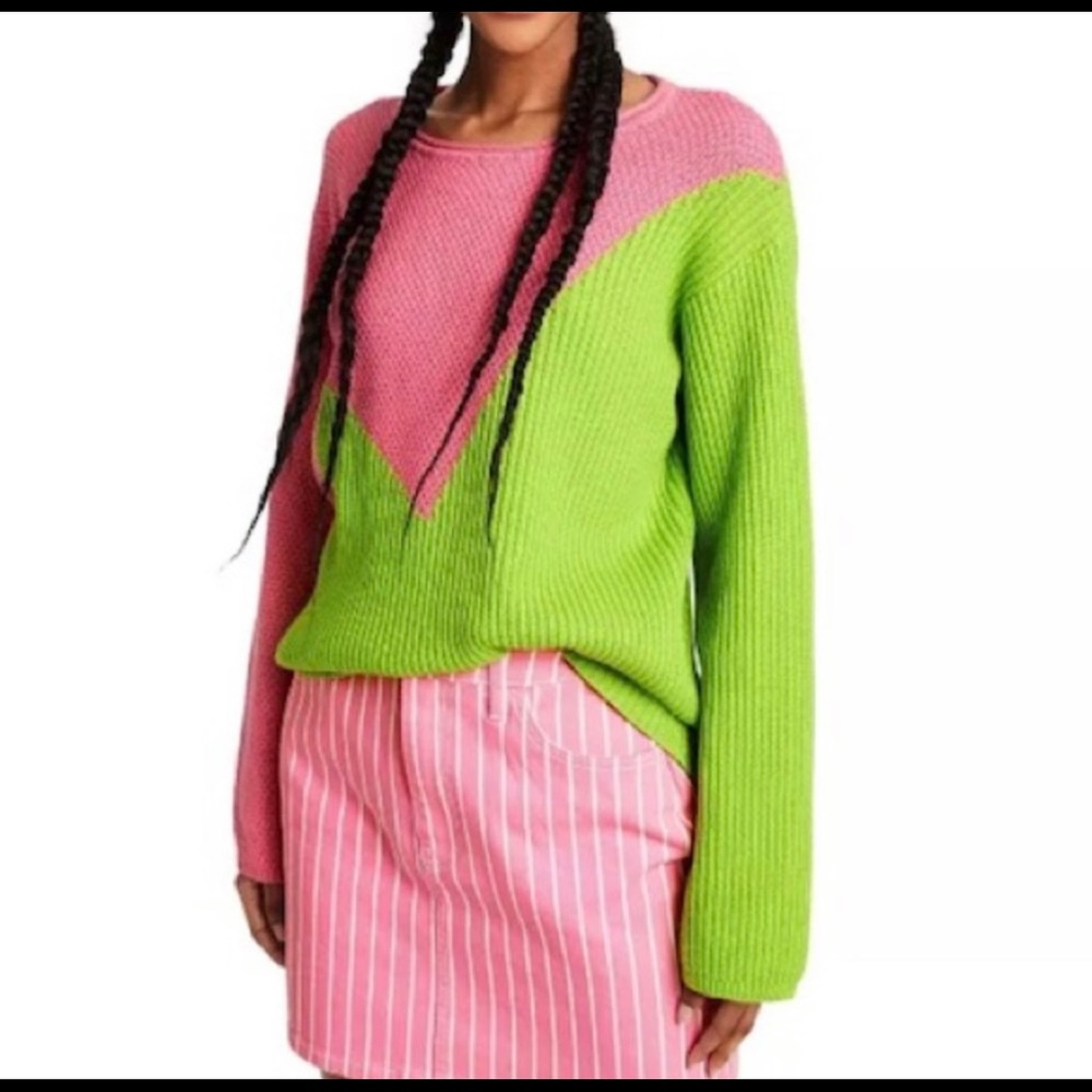 Victor Glemaud x Target
Asymmetrical Knit Crewneck
Sweater in Green/Pink NWT